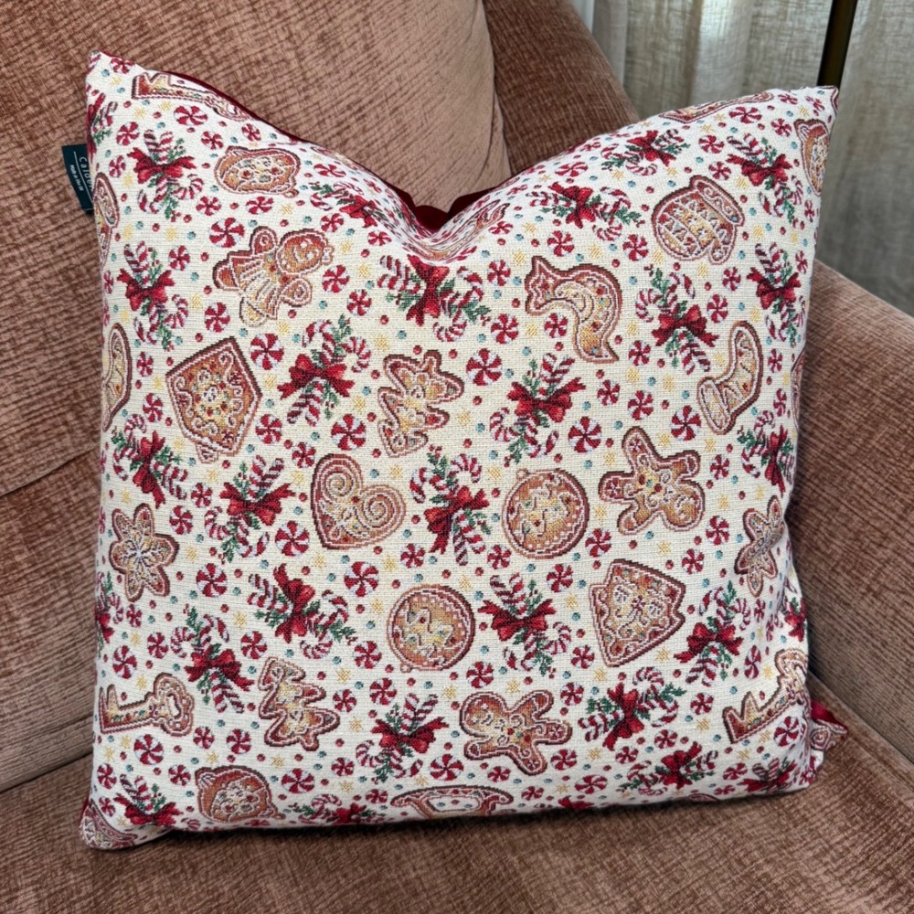Large‎ Caldeira UK Christmas Gingerbread Tapestry Throw Pillow Holiday Decor